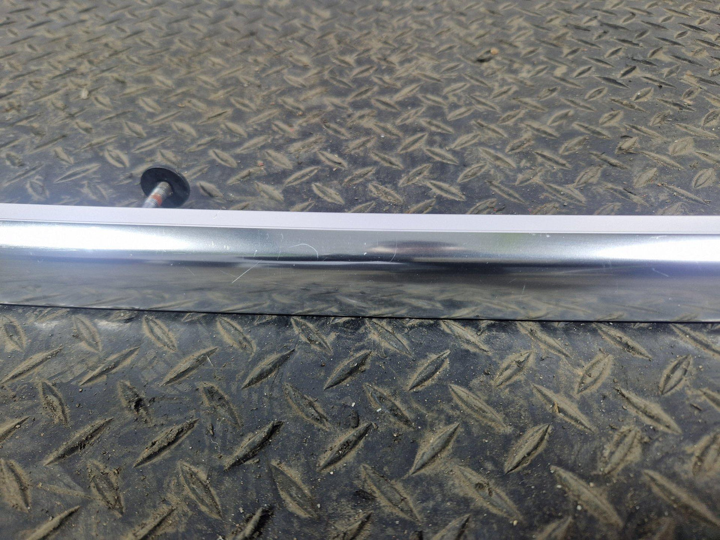 Audi A4 B9 Right Side Roof Rail Rack Genuine 8W9860022D4