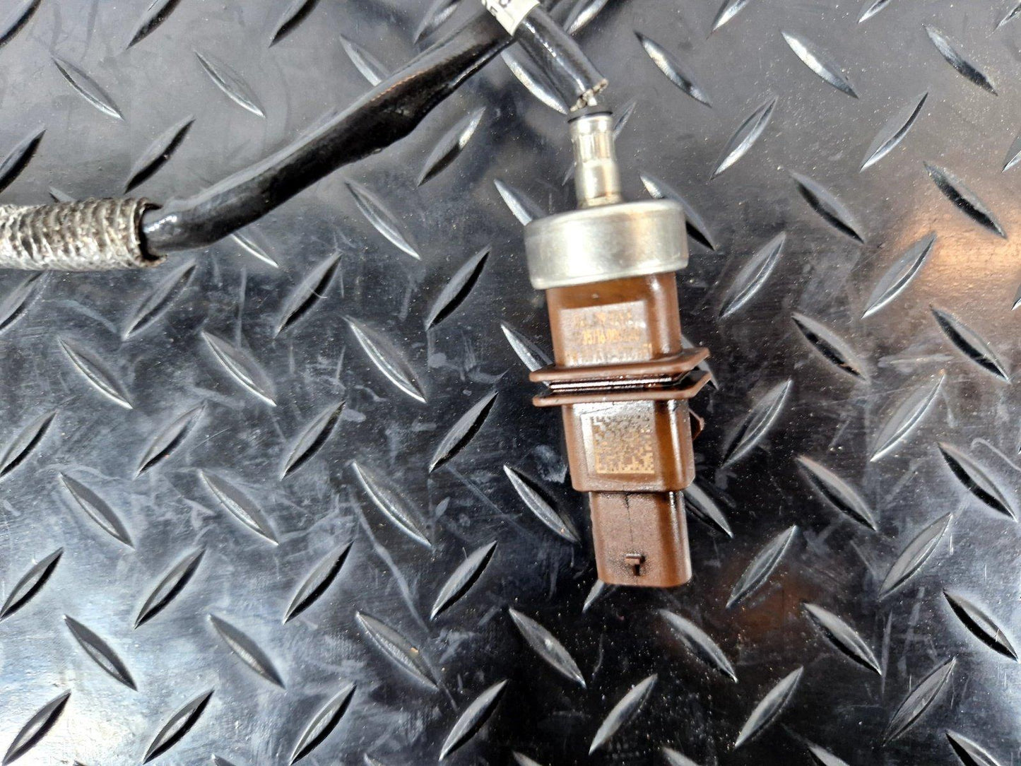 16-19 AUDI A4 B9 S-LINE QUATTRO EXHAUST GAS TEMPERATURE SENSOR 04L919529E