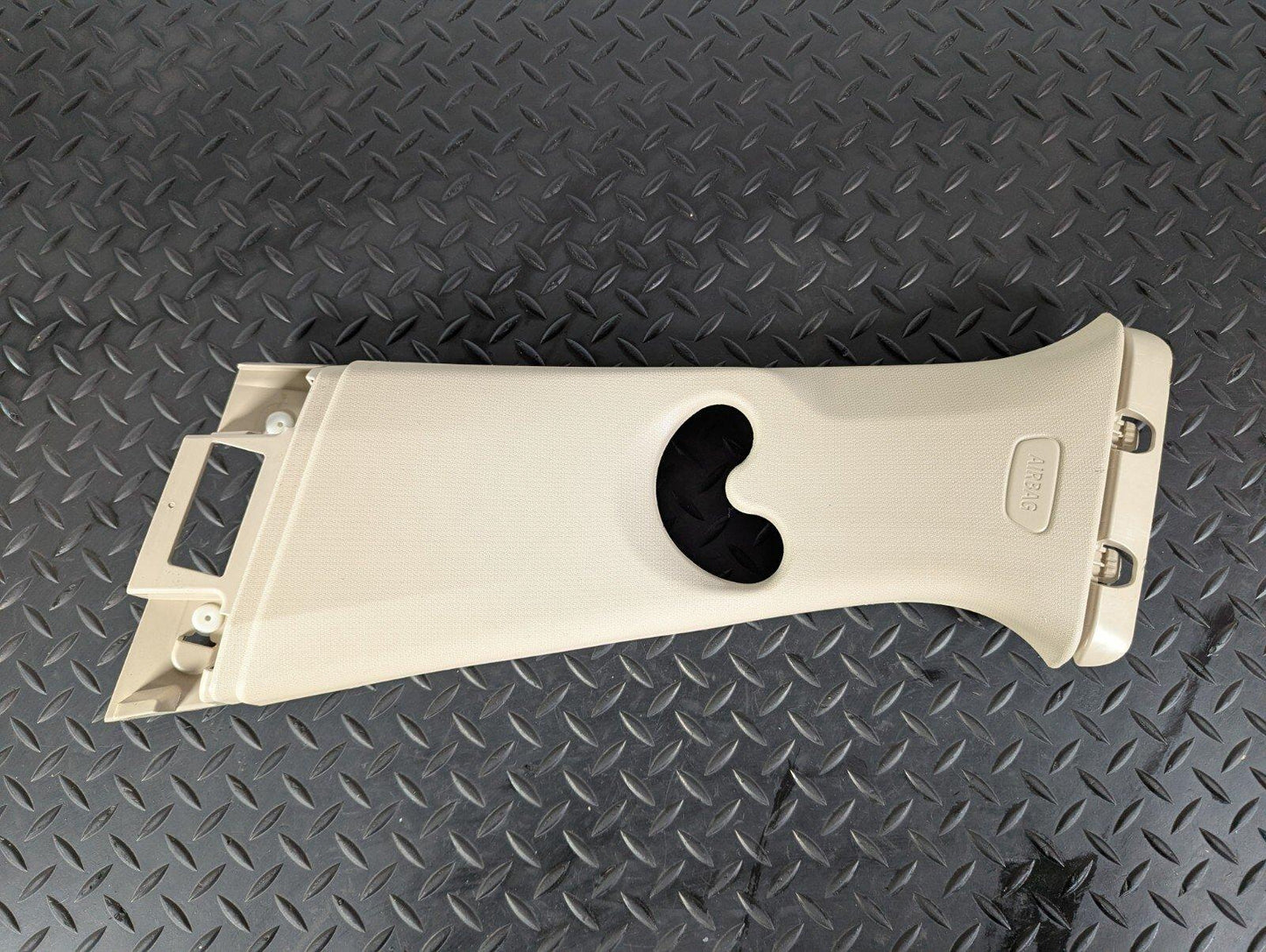 14-21 BMW 2 SERIES 218d GRAN TOURER F46 LEFT SIDE B-PILLAR TIM COVER 7329587