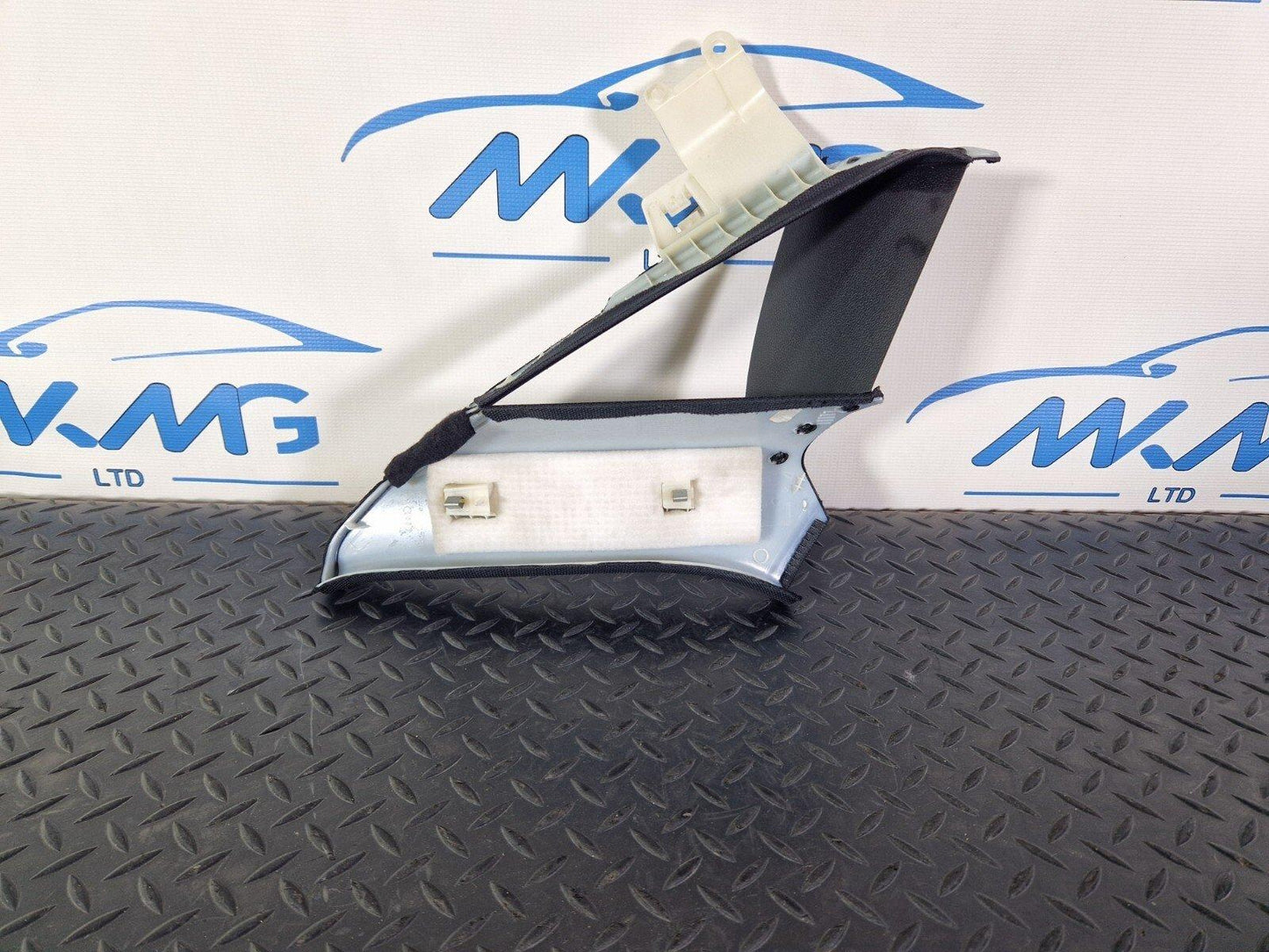 16-19 AUDI A4 B9 S-LINE OEM REAR LEFT SIDE C-PILLAR TRIM 8W5867287C
