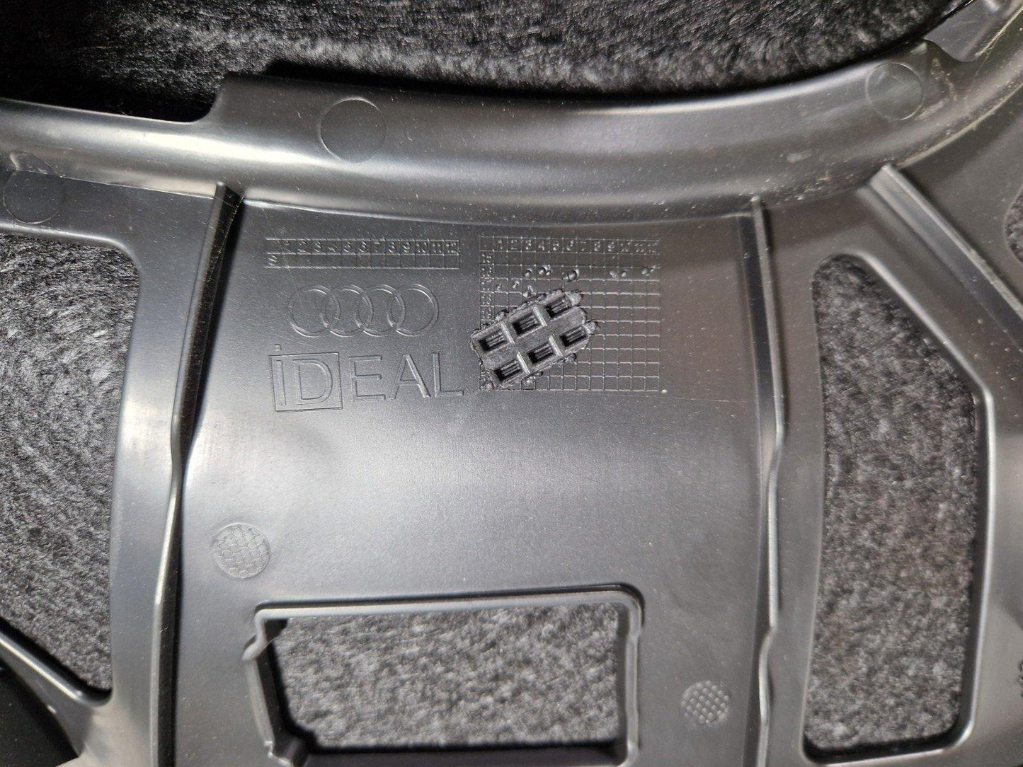 17-24 AUDI S5 F5 GENUINE LEFT SIDE TRUNK BOOT COMPARTMENT PANEL TRIM 8W6863879E