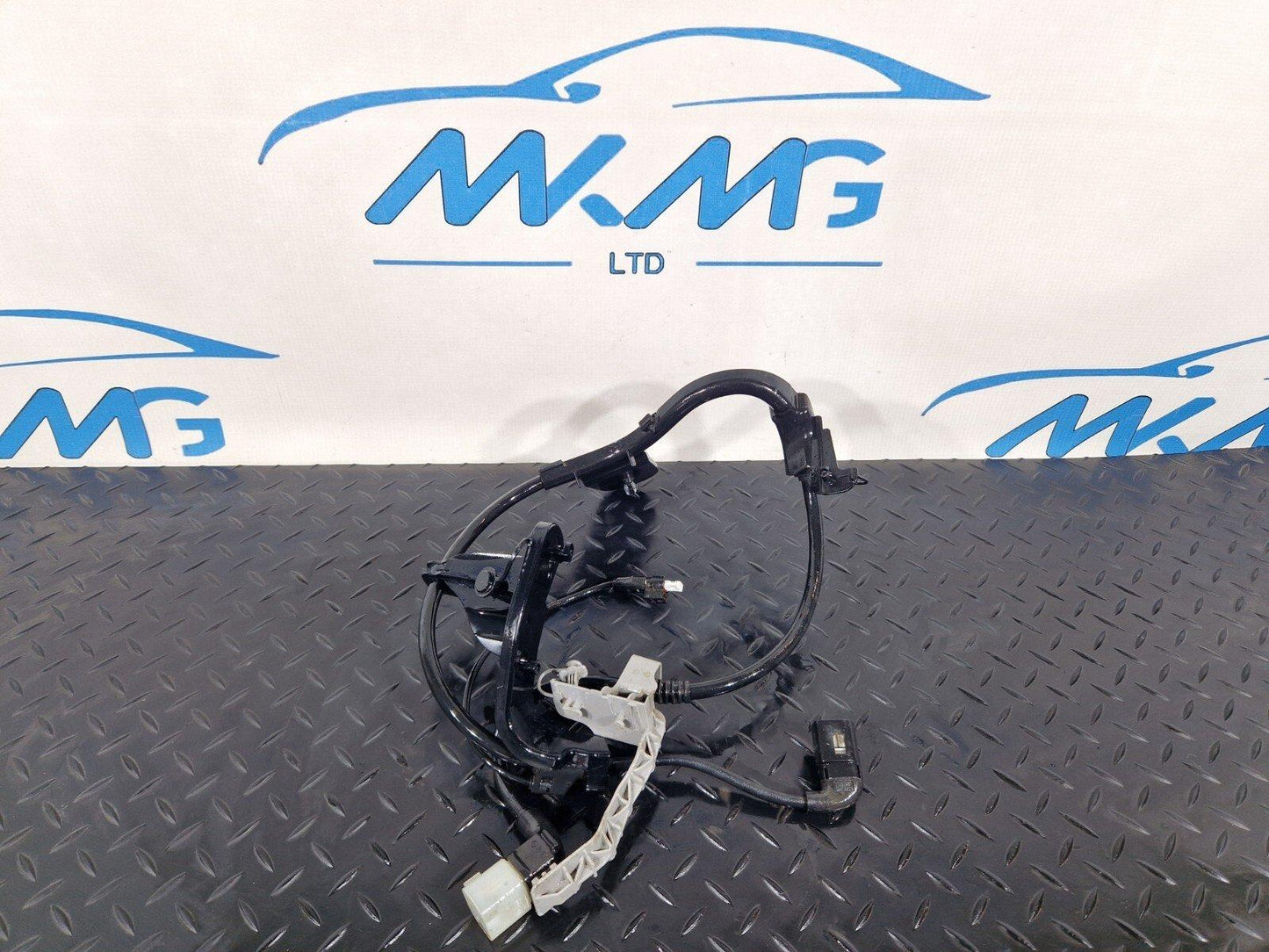 19-ON MERCEDES CLA C118 REAR RIGHT DRIVER SIDE SPEED SENSOR CABLE A2475401000