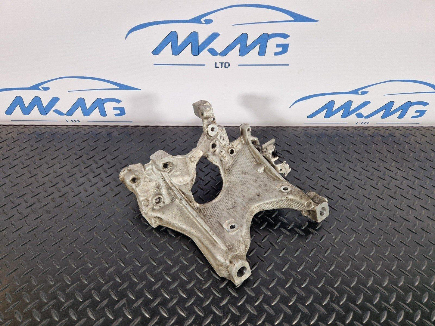 16-23 AUDI A5 F5 S-LINE GENUINE RIGHT SIDE ENGINE MOUNT BRACKET 8W0399296E