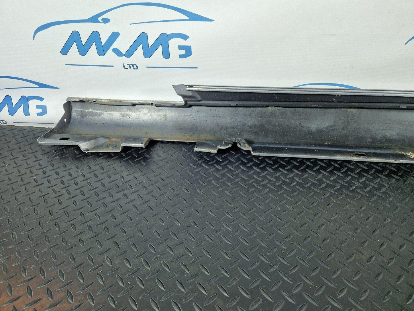 14-21 MERCEDES BENZ W205 RIGHT O/S SKIRT IN SILVER 792 A2056907002 A2056907202
