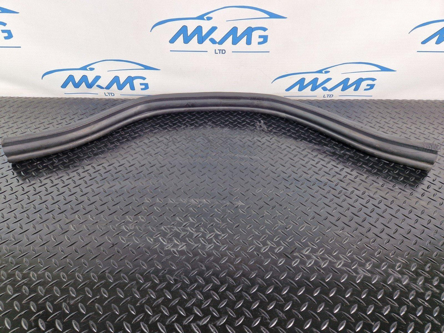 11-19 MERCEDES BENZ ML W166 ENGINE COMPARTMENT RUBBER SEAL A1668870098