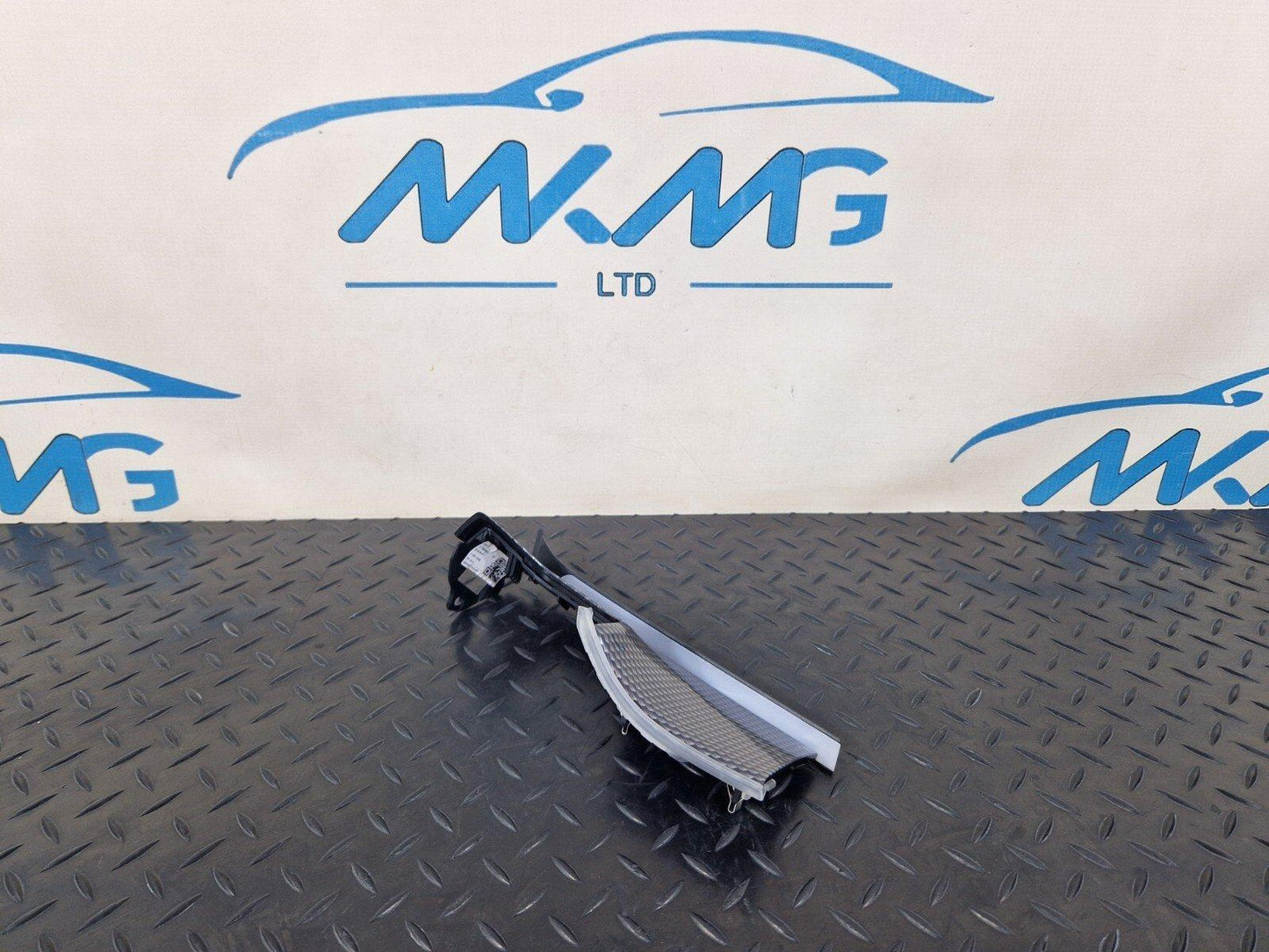18-ON MERCEDES BENZ A CLASS W177 ILLUMINATED RIGHT DASHBOARD TRIM A1776805803