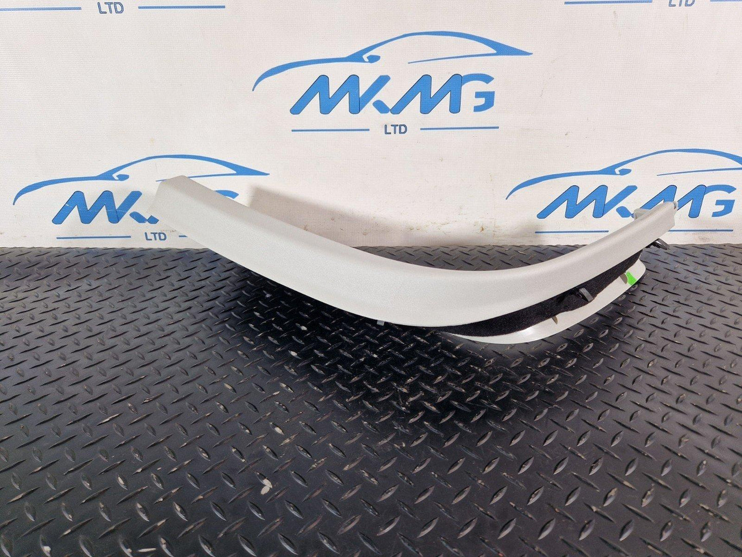16-19 MERCEDES BENZ GLE W166 GENUINE RHD TAILGATE TRIM A1667400271