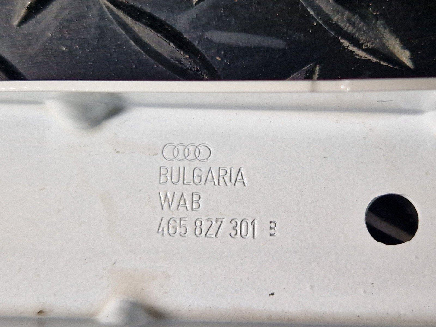 12-18 AUDI A6 C7 GENUINE REAR LEFT SIDE BOOT HINGE 4G5827301B