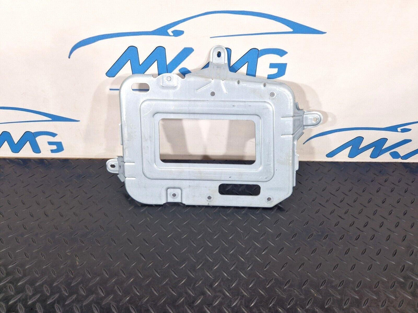 19-ON MERCEDES BENZ A CLASS EQ W177 SPEEDOMETER MODULE BRACKET A2475455700