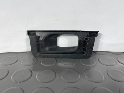 16-19 AUDI A4 B9 SALOON GENUINE FRONT RIGHT REINFORCEMENT BEAM SEAL 8W0819142A