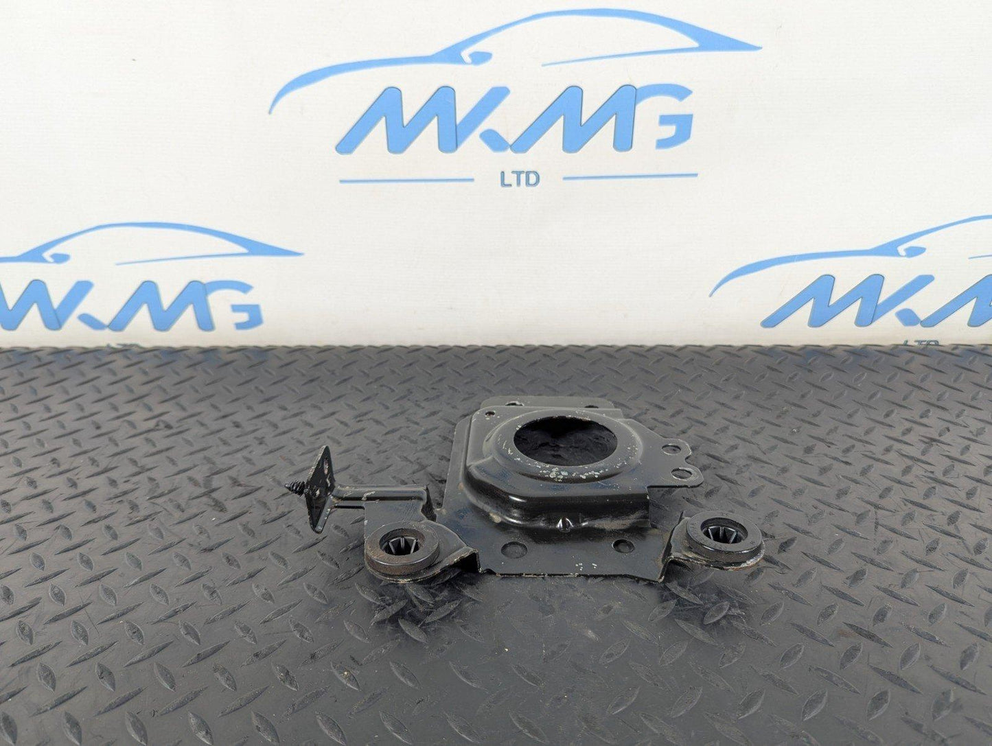 14-19 LAND ROVER L550 DISCOVERY SPORT OEM AIR FILTER BOX BRACKET GJ32R6K034AC