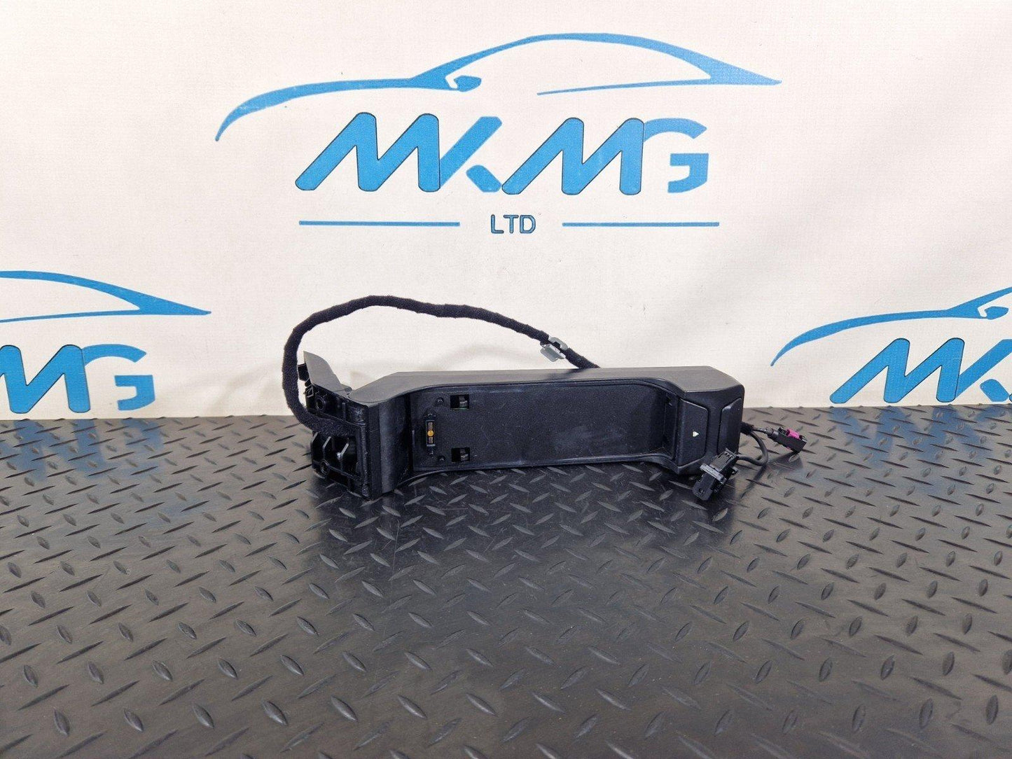 10-13 BMW X5 E70 LCI GENUINE BLUETOOTH ARMREST CRADLE SNAP 920194601