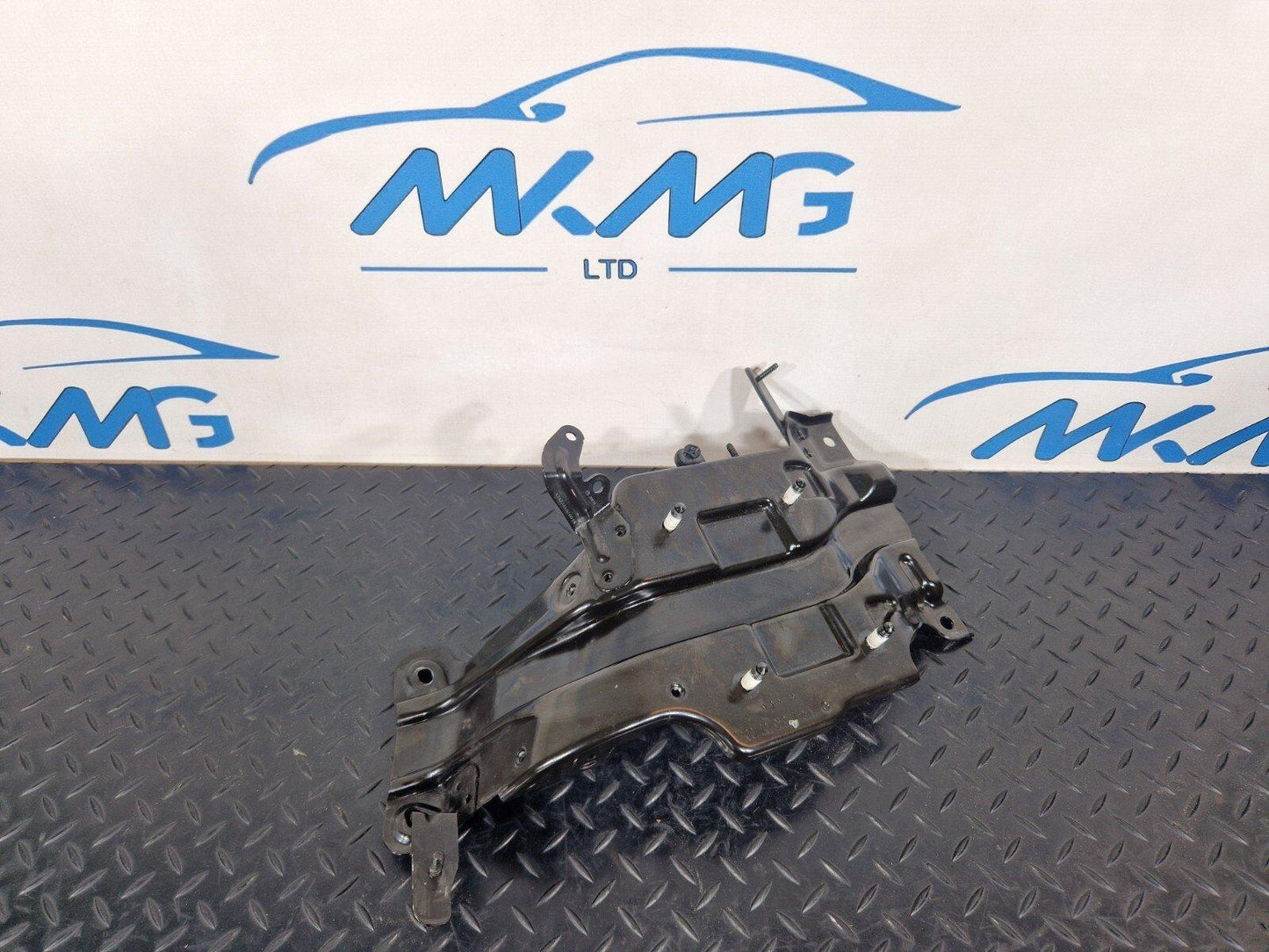 19-ON MERCEDES BENZ A CLASS EQ W177 ENGINE BAY SUPPORT BRACKET A2475450700
