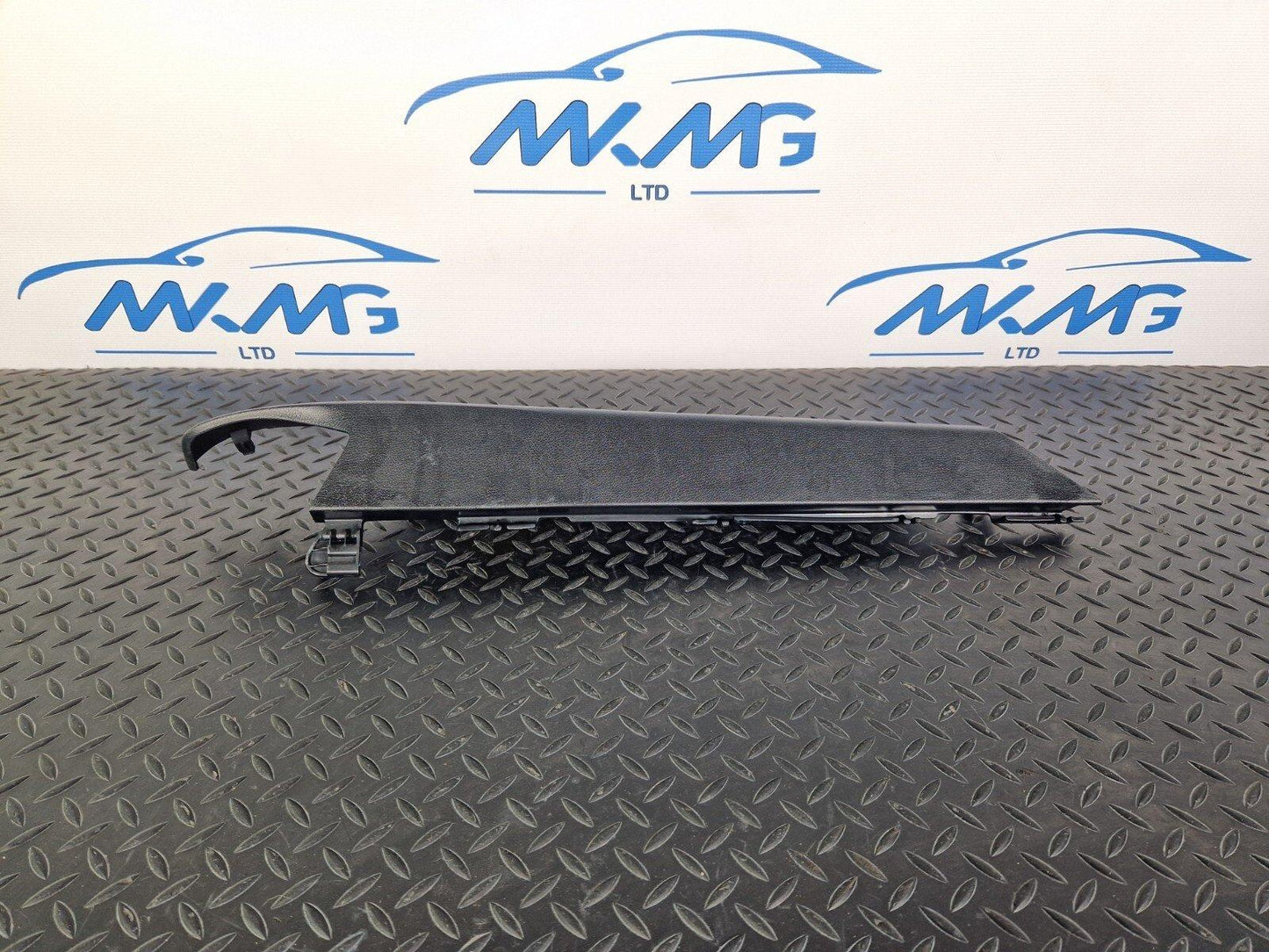 14-21 MERCEDES BENZ C200d W205 RIGHT BOOT TRIM PANEL COVER A2056900444