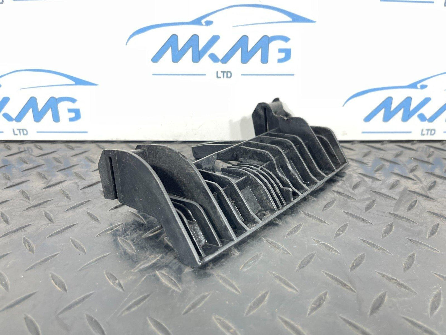 14-21 BMW 2 SERIES F45 F46 FRONT PASSENGER SIDE HEADLIGHT BRACKET 1301336177