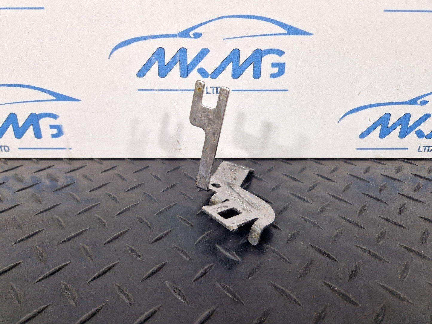 19-ON MERCEDES BENZ CLA C118 REGENERATION VALVE HOLDER BRACKET MOUNT A2474760800