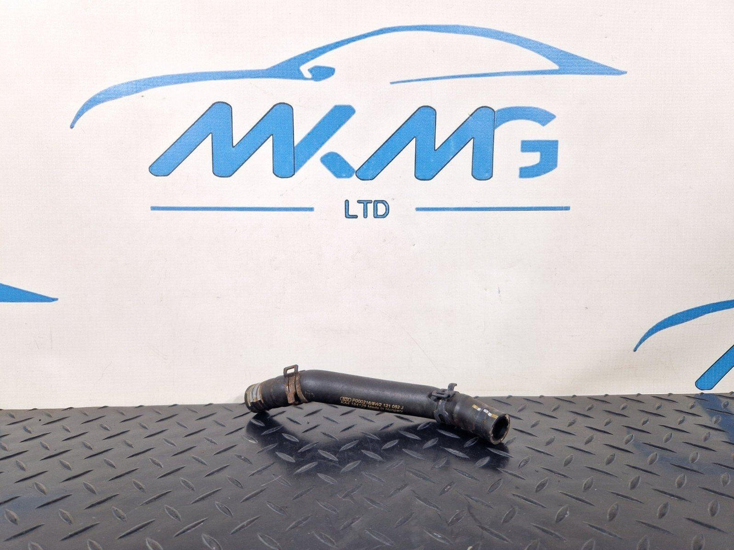 16-19 AUDI A4 AVANT B9 S-LINE OEM ENGINE COOLANT HOSE 8W2121052