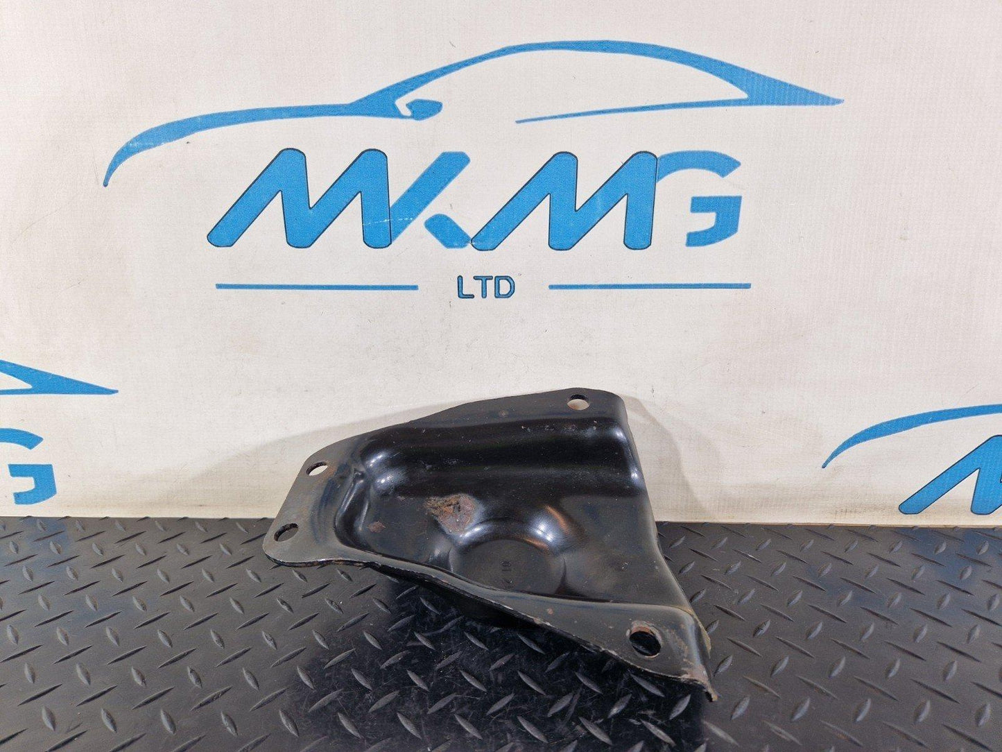 MERCEDES BENZ SPRINTER W906 GENUINE LEAF SPRING BRACKET A9063221109