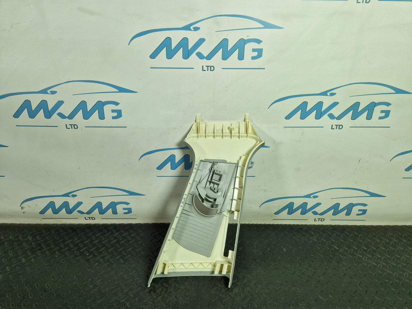 Audi A6 Allroad C7 Left Passenger Side B-Pillar Upper Trim 4G0867243