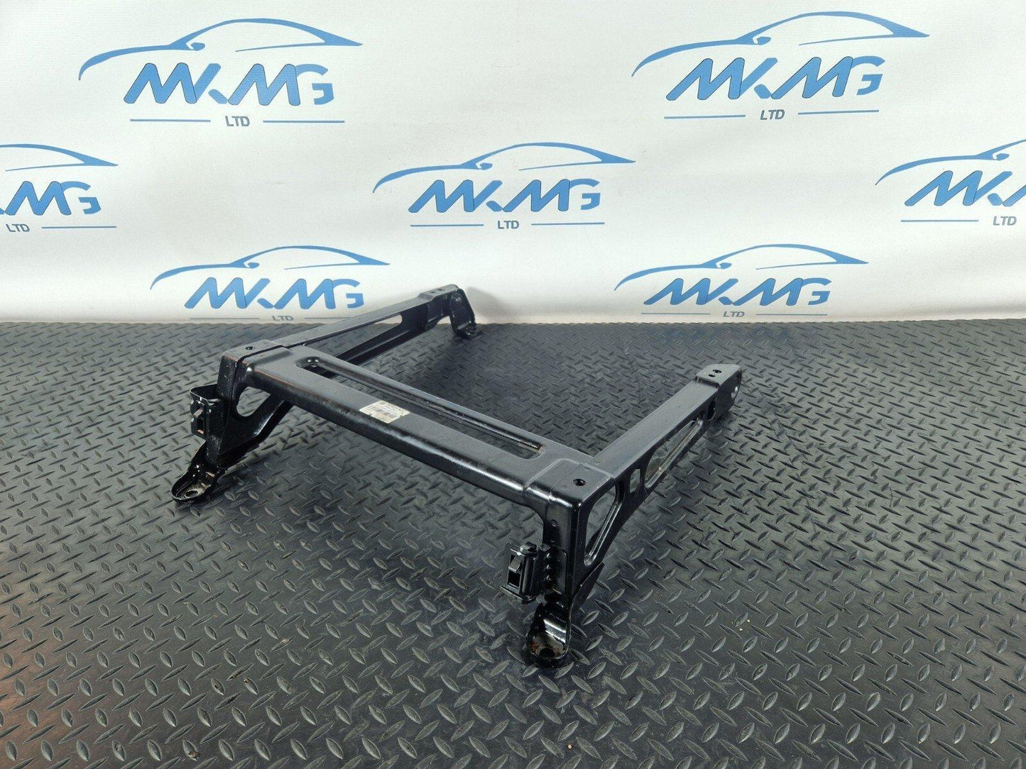 10-15 AUDI Q7 4L OEM FRONT NS LEFT SEAT MOUNTING BASE BRACKET 7L0881677G