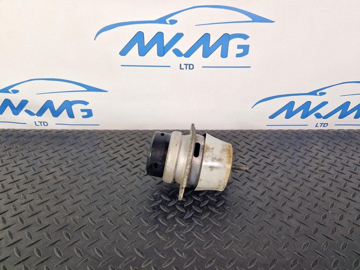 10-15 AUDI Q7 4L 3.0 TDI V6 ENGINE MOUNT MOUNTING FITS BOTH SIDES 7L8199131F