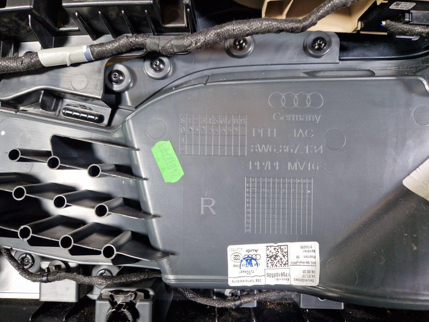 16-24 AUDI A5 F5 COUPE FRONT RIGHT DRIVER SIDE DOOR CARD 8W6867134 8W6867178
