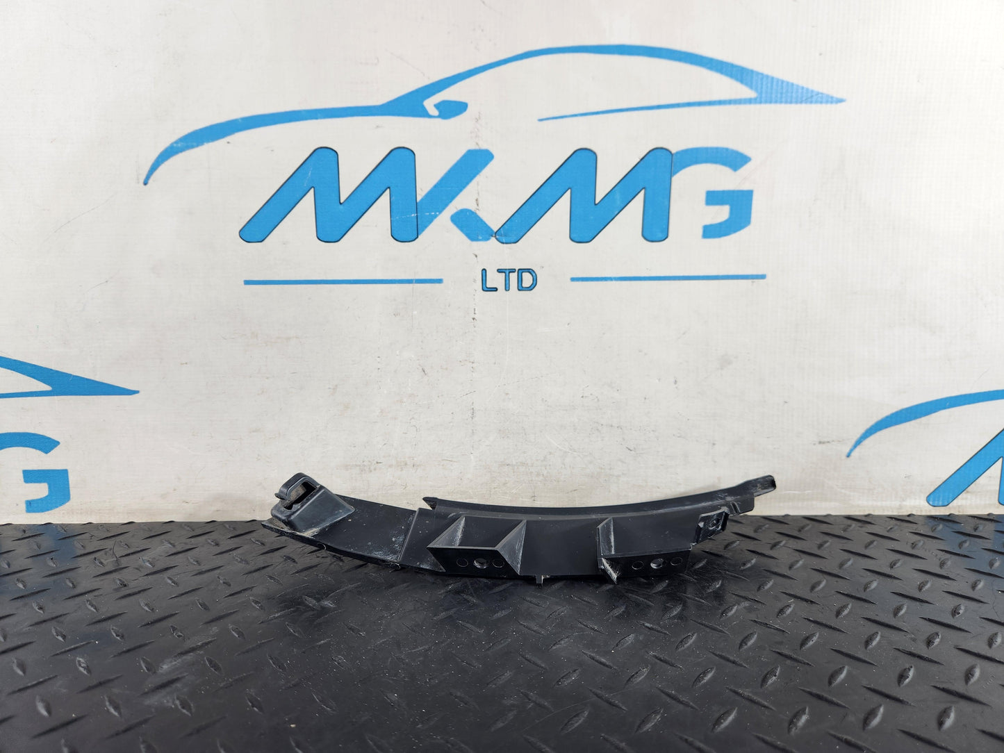 Land Rover Range Rover Evoque L551 Right Side Front Bumper Bracket K8D2-291D00-A