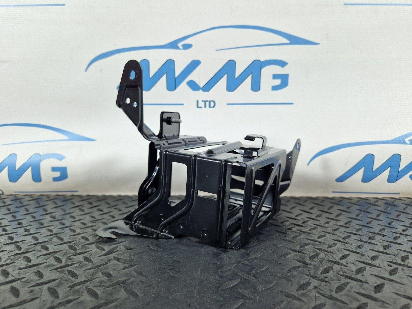 11-19 MERCEDES BENZ ML W166 GENUINE BATTERY MOUNT SUPPORT BRACKET A1665401240