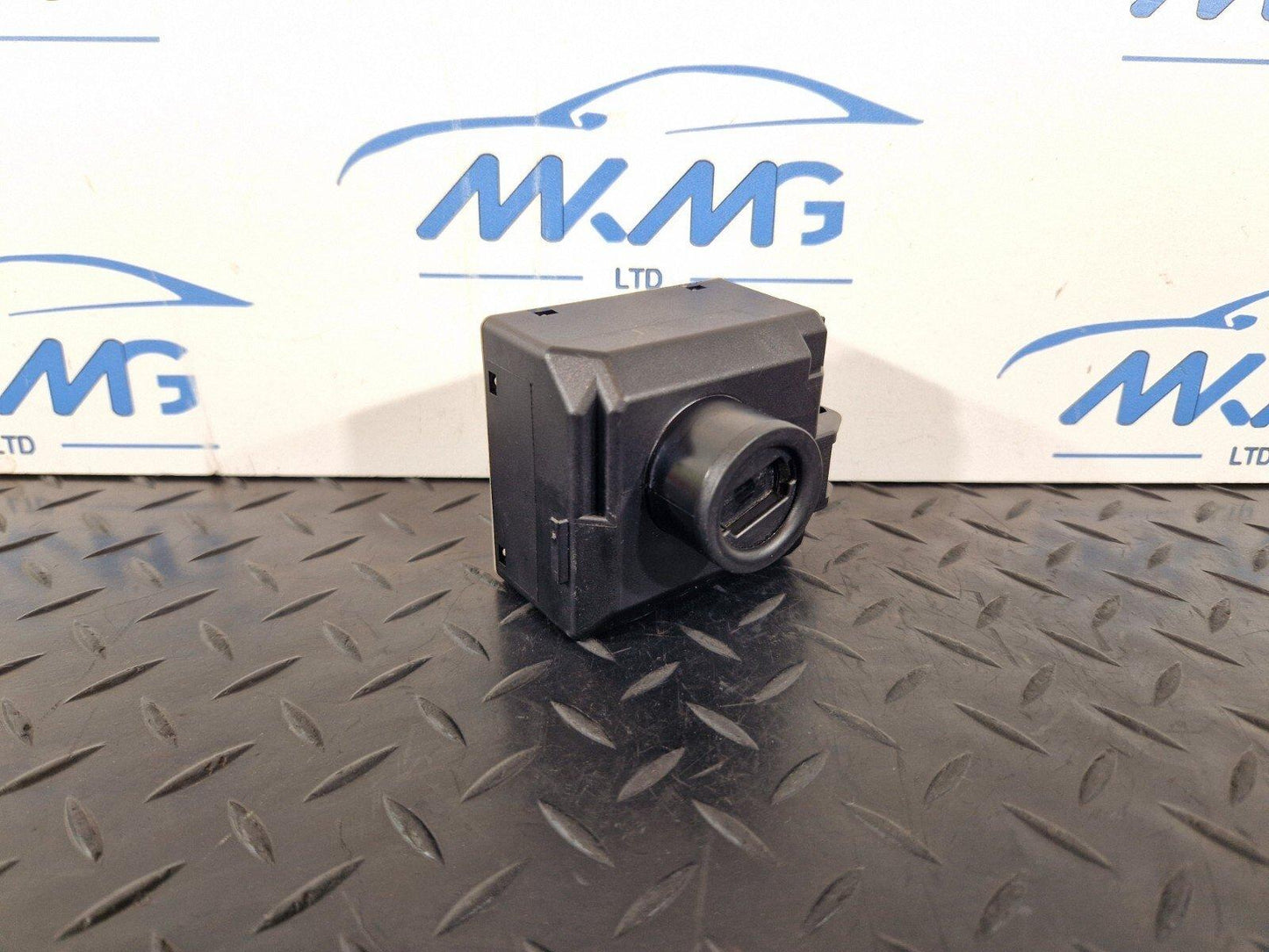 14-19 MERCEDES GLA X156 IGNITION SWITCH LOCK CONTROL UNIT MODULE A2469055003