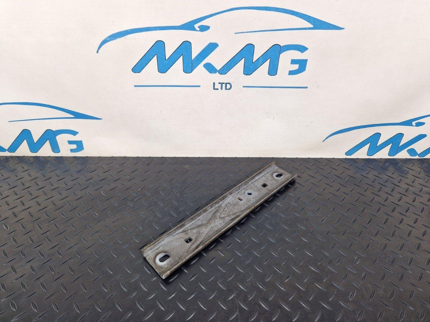 19-ON MERCEDES BENZ A CLASS W177 EXHAUST HOLDER BRACKET A2474921400
