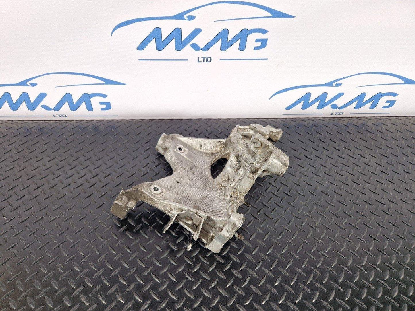 16-23 AUDI A5 F5 S-LINE GENUINE RIGHT SIDE ENGINE MOUNT BRACKET 8W0399296E