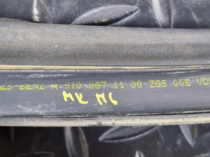 18-ON MERCEDES BENZ SPRINTER W907 HOOD BONNET RUBBER GASKET SEAL A9108871100