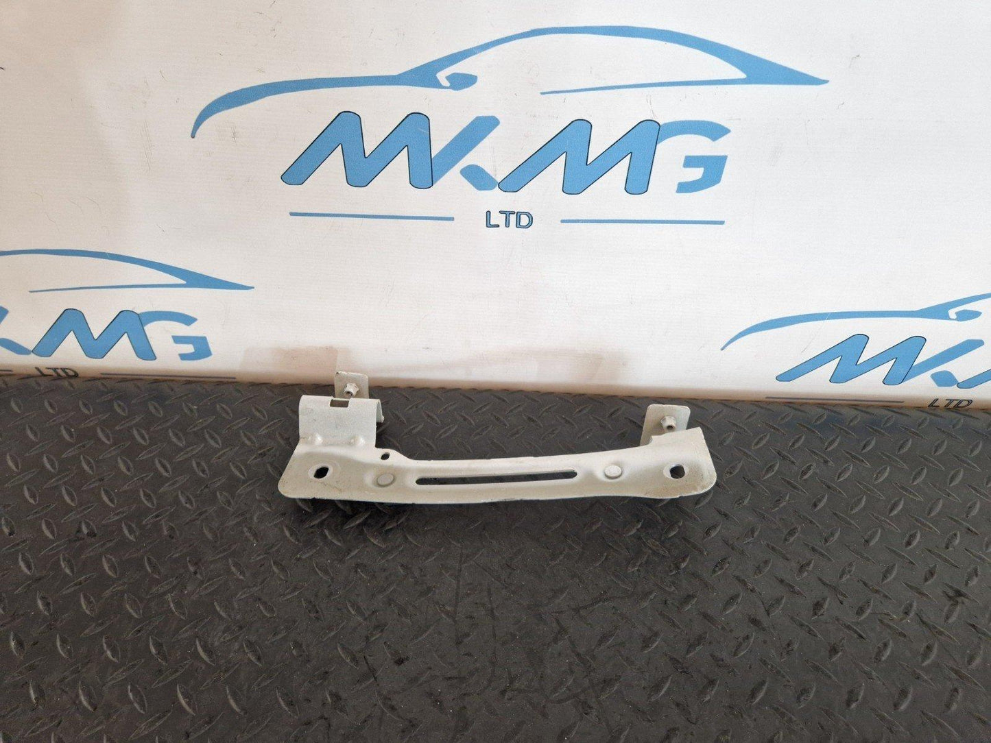 16-20 AUDI Q7 4M GENUINE FRONT LEFT N/S FENDER HOLDING BRACKET 4M0821431
