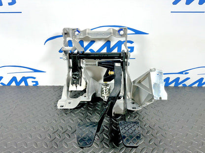 16-19 AUDI A4 B9 GENUINE BRAKE & CLUTCH PEDAL BOX ASSEMBLY 8W2721117 8W2721316