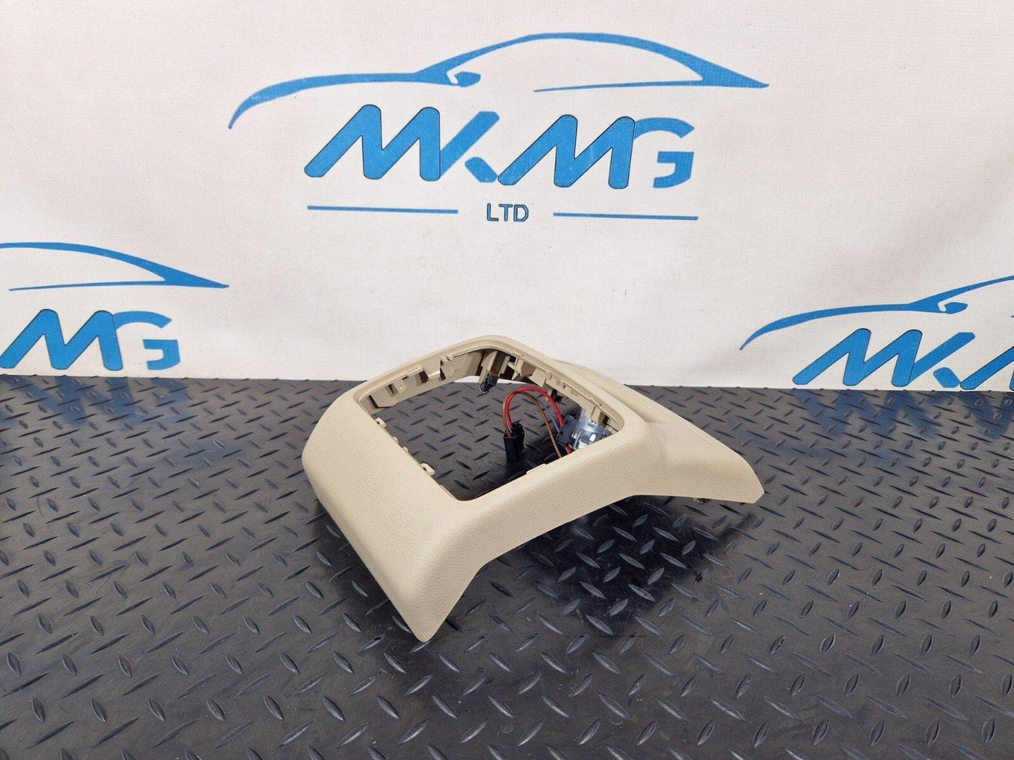 16-24 AUDI A5 F5 COUPE GENUINE CENTRE CONSOLE REAR V12 SOCKET & TRIM 8W0863324