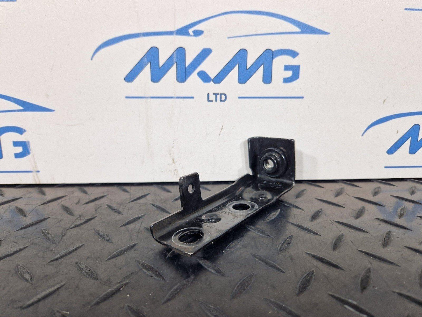 BMW 1 2 X1 X2 SERIES F40 F44 F45 F46 F48 F39 BATTERY SUPPORT BRACKET 6828269