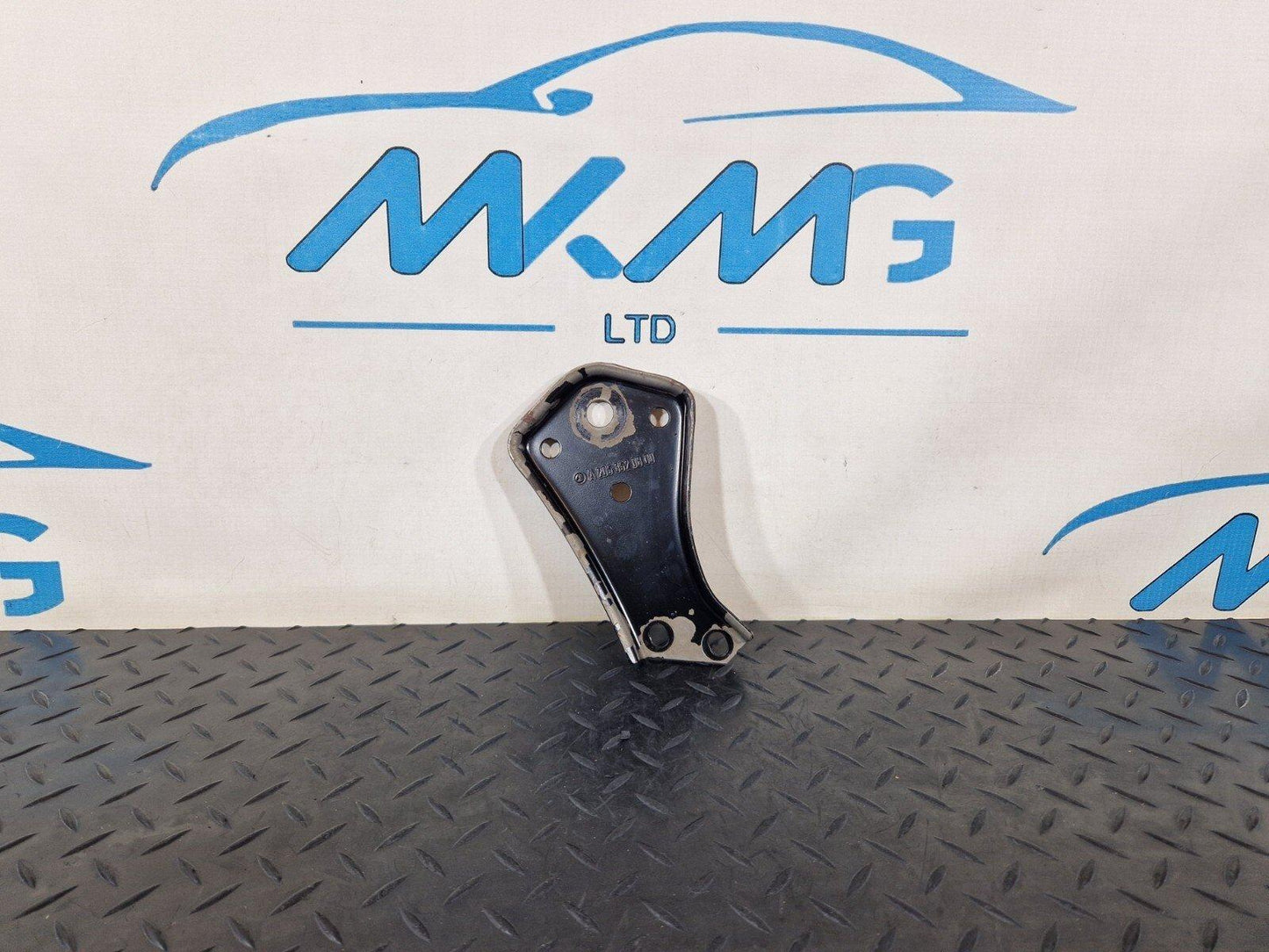 14-21 MERCEDES BENZ W205 REAR SUBFRAME RIGHT SIDE STOP PLATE A2053520800