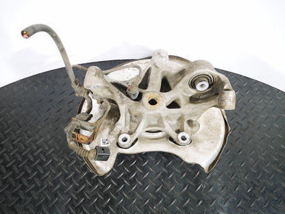16-19 AUDI A4 B9 GENUINE 1.4 TFSI REAR RIGHT O/S WHEEL HUB & BEARING 8W0615612