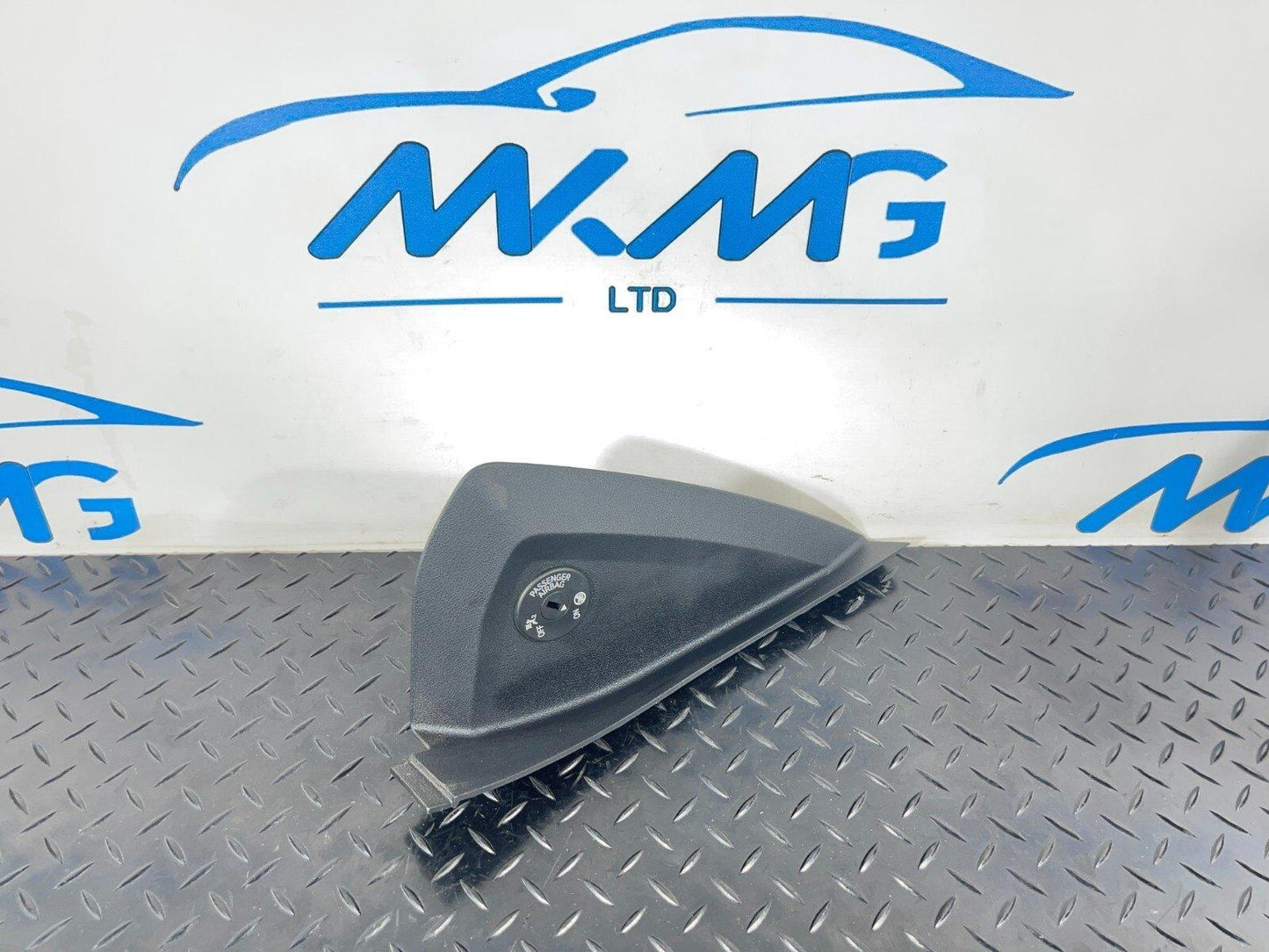 BMW 2 SERIES F44 DASHBOARD SIDE COVER TRIM PASSENGER SIDE 6994117