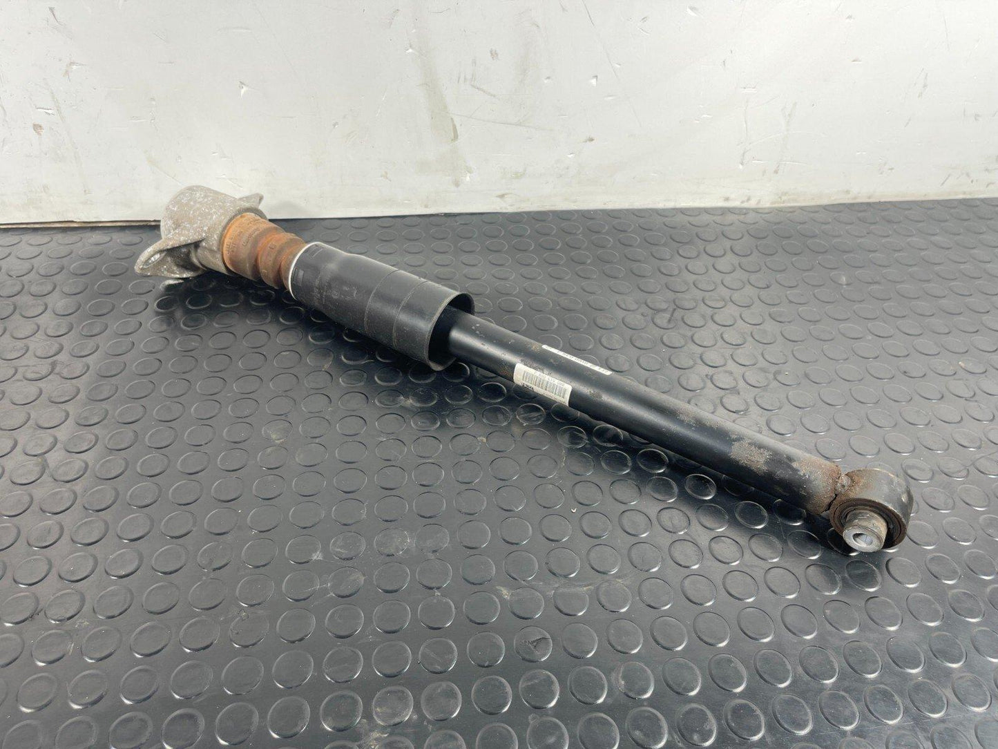16-19 AUDI A4 B9 REAR LEFT OR RIGHT SIDE SHOCK ABSORBER 8W0513028J 8W0035J