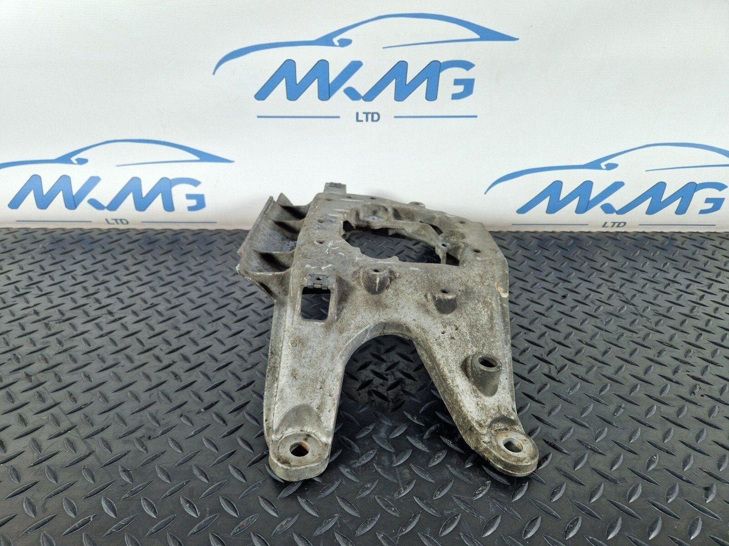 12-17 AUDI S5 CONVERTIBLE OEM GEARBOX MOUNT BRACKET 8K0399263K