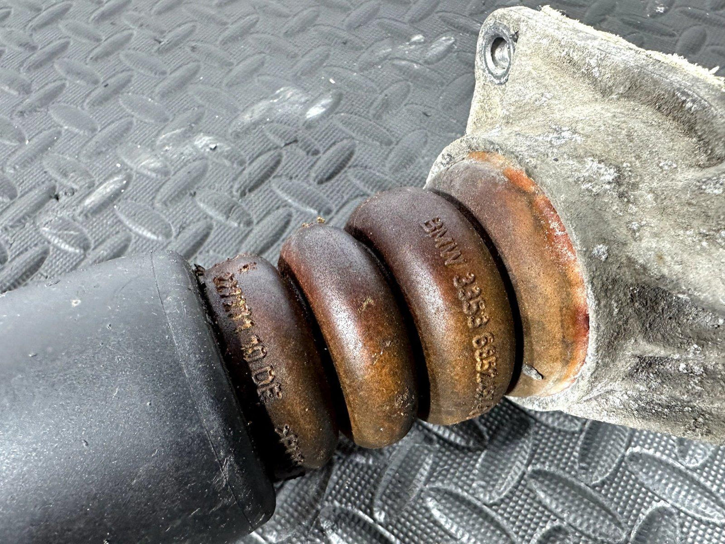 14-21 BMW 2 SERIES F45 F46 GENUINE REAR SHOCK ABSORBER FITS BOTH SIDES 6857465