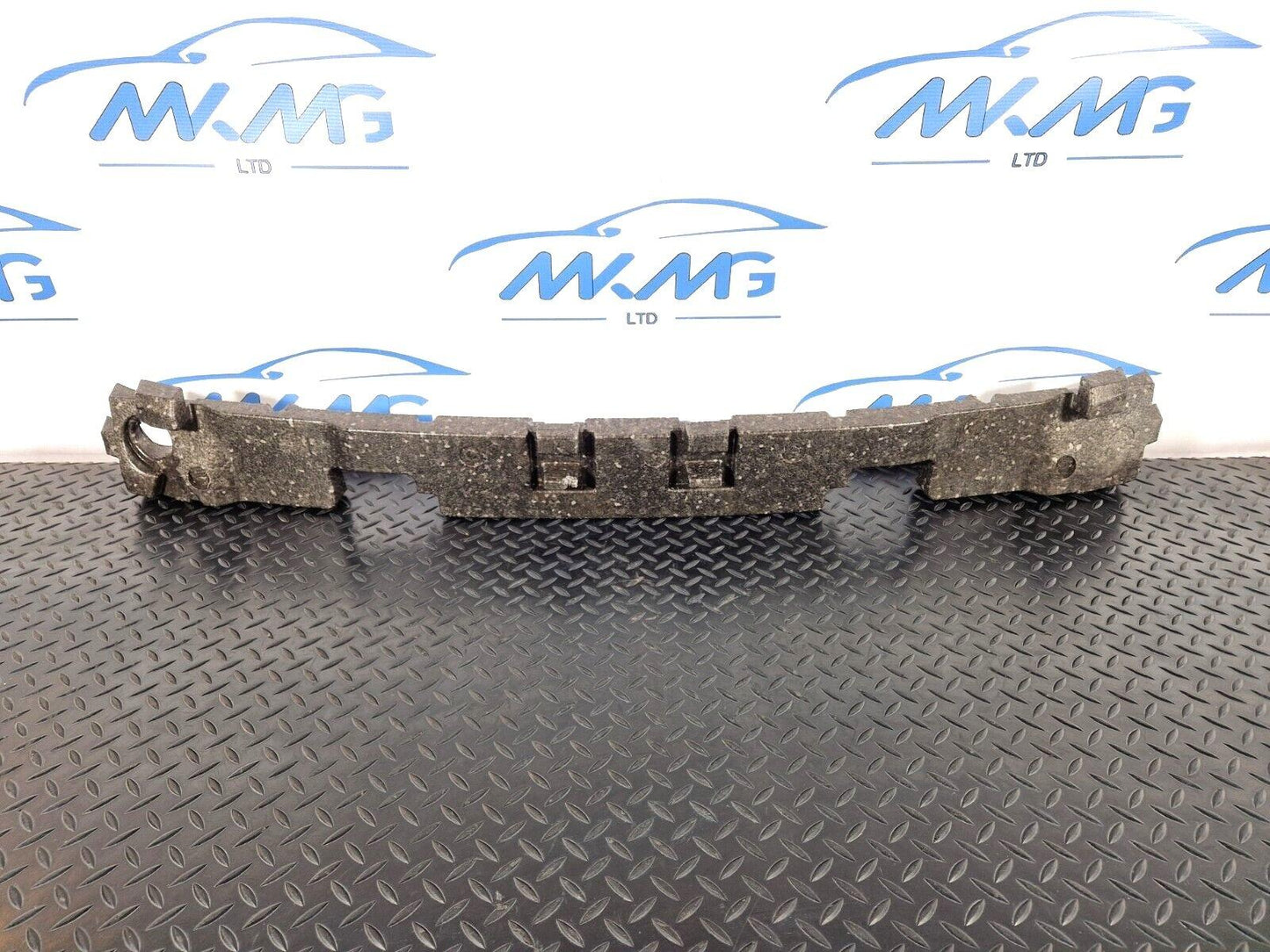 10-18 AUDI A7 4G S-LINE FRONT BUMPER FOAM FILLER PIECE REINFORCEMENT 4G8807550