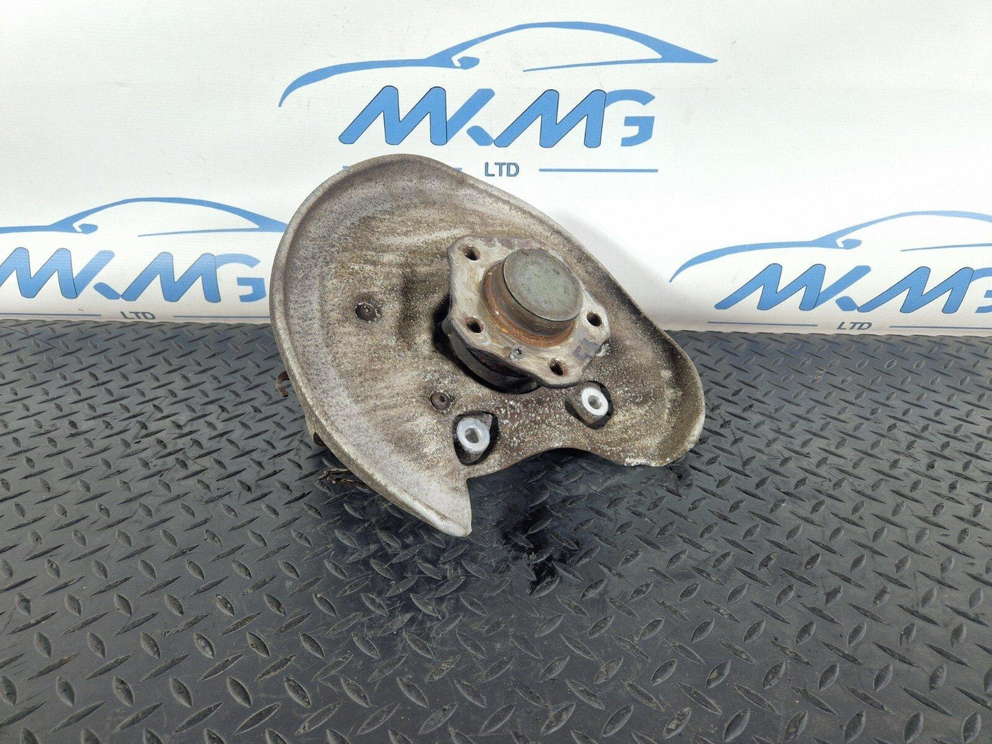 16-19 AUDI A4 B9 GENUINE REAR LEFT WHEEL HUB & BEARING 8W0505431P
