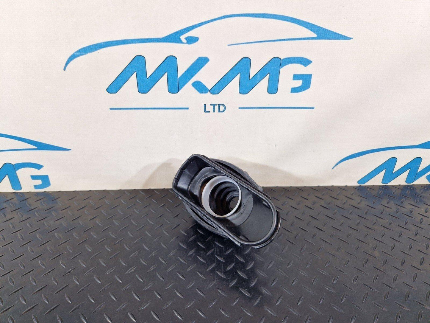 16-19 AUDI A4 B9 GENUINE OEM GEARSTICK RUBBER SEAL TRIM 8W0711406 8K0711167