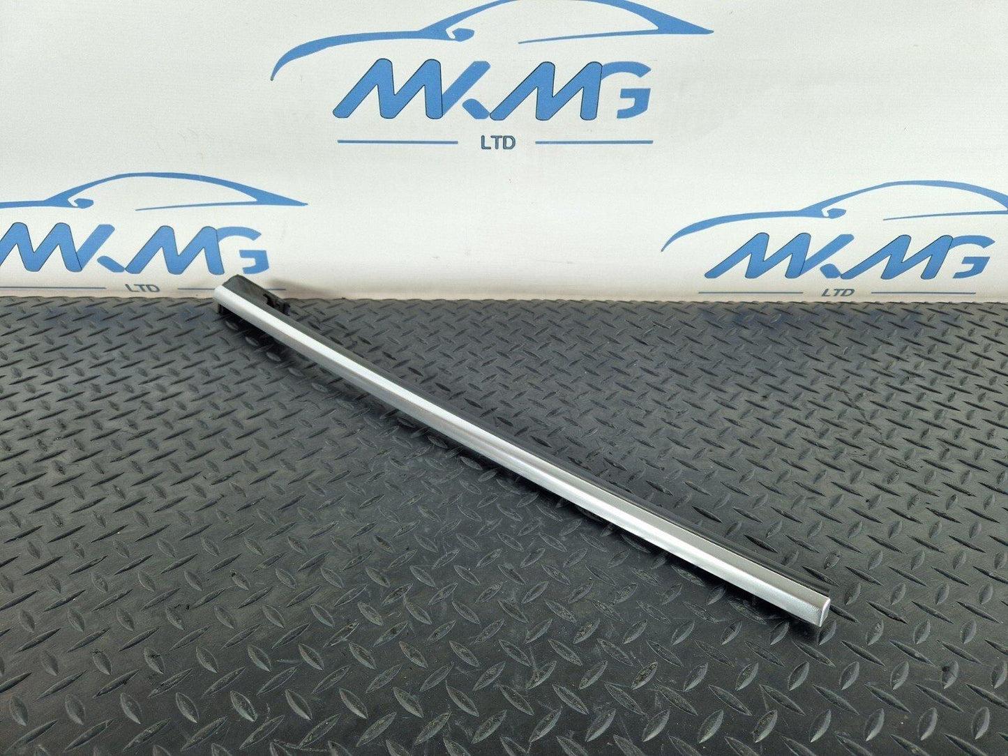 12-17 AUDI S5 CONVERTIBLE REAR RIGHT DRIVER SIDE WINDOW TRIM STRIP 8F0853764E