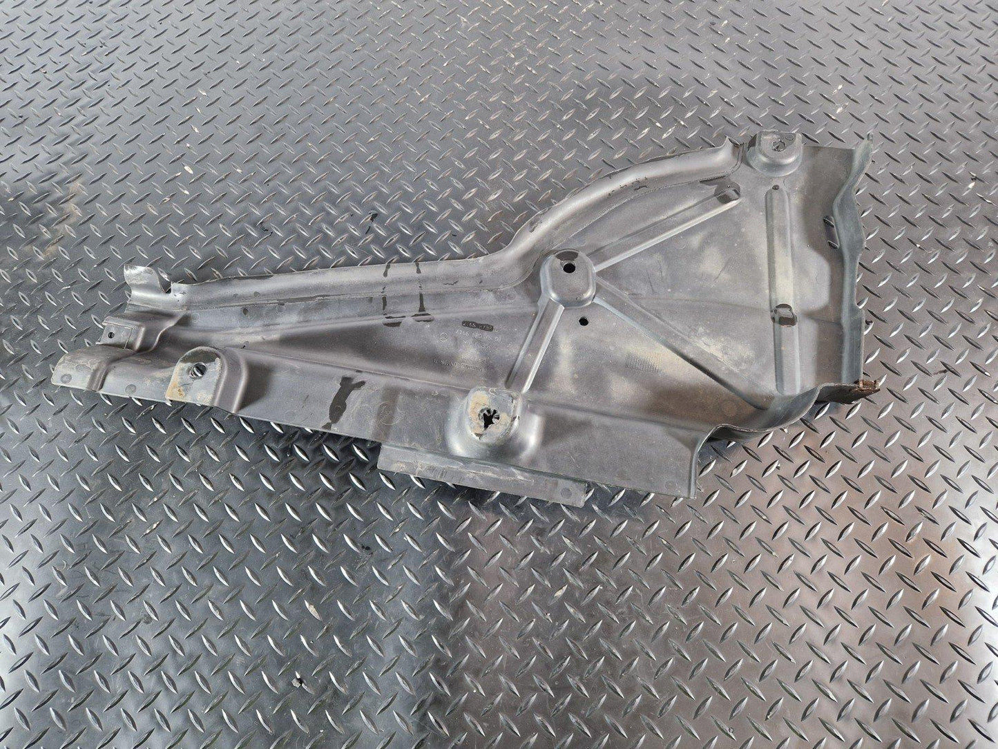 11-19 MERCEDES BENZ ML W166 REAR LEFT UNDERTRAY SPLASH GUARD A1666807501