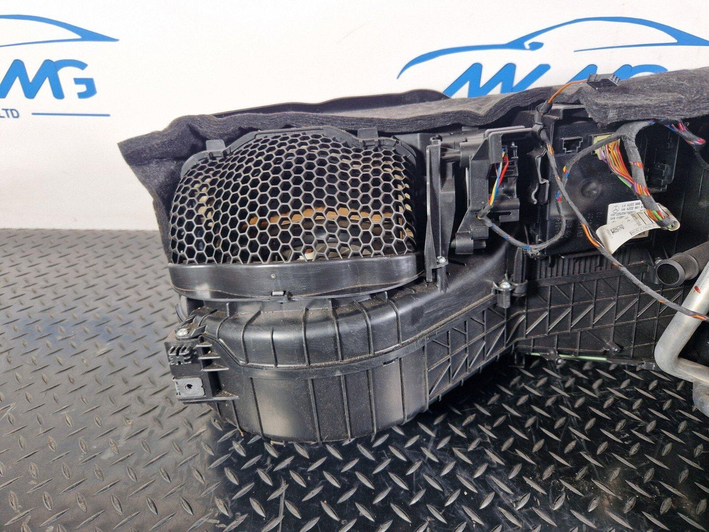 14-21 MERCEDES BENZ C300h W205 GENUINE HEATER MATRIX/RADIATOR/CORE A2058306304