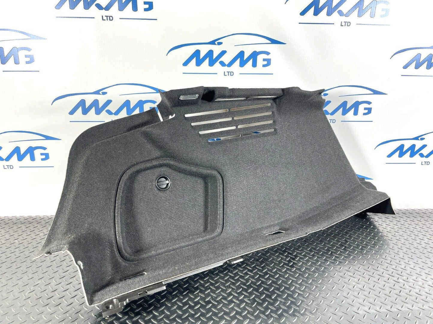 16-19 AUDI A4 B9 SALOON GENUINE REAR PASSENGER SIDE BOOT TRIM PANEL 8W5863879