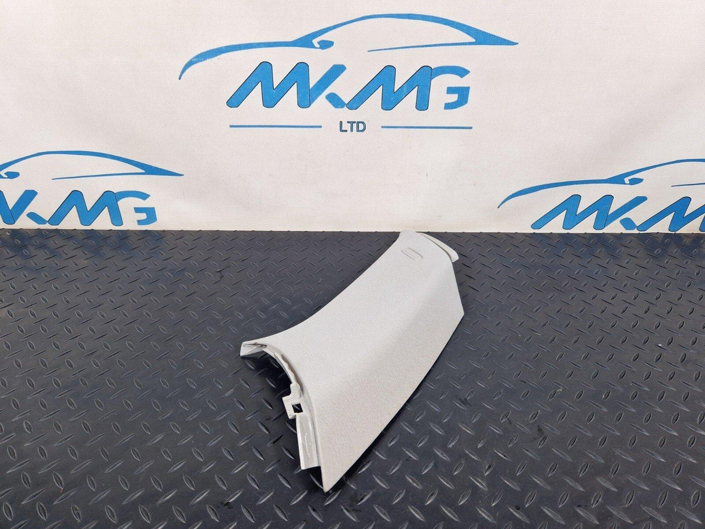 14-21 MERCEDES BENZ C200d W205  C-PILLAR TRIM RIGHT SIDE A2056904604